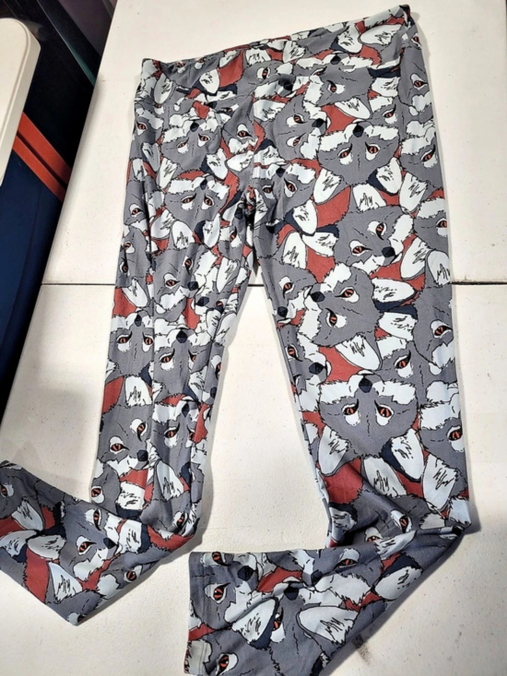 LuLaRoe Wolf Print Leggings Tall & Curvy Gray & Red